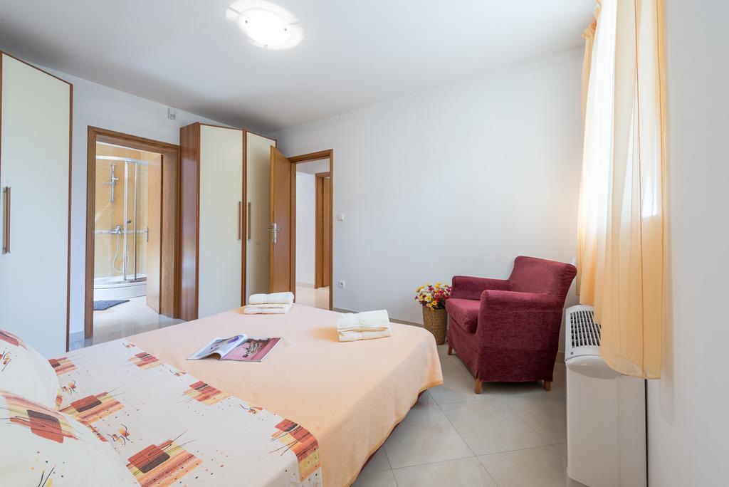 קאבטאט Apartment Dora מראה חיצוני תמונה